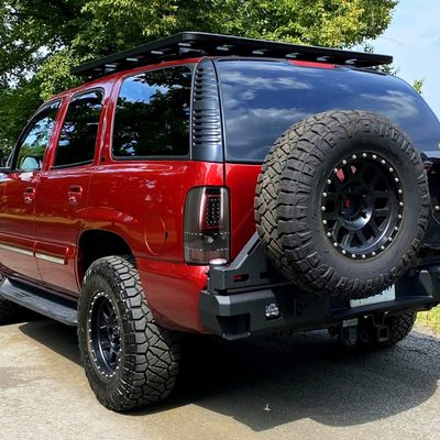 2000-2006 Chevy Suburban/Tahoe/Yukon/Yukon XL LED C Bar Tail Lights Jet Black