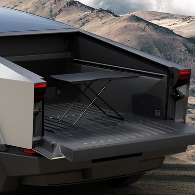 Cybertruck Rear Trunk Foldable Camping Table