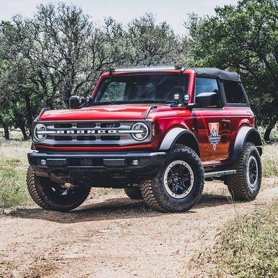 Kit de Barra SR con linea de techo Bronco 21-25