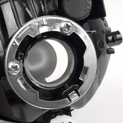 2003-2008 Toyota Matrix Pontiac Vibe 12V/55W 9006 Fog Lights Chrome/Clear Lens