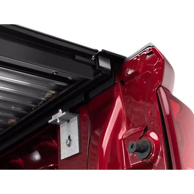 Tapa Retráctil Roll N Lock Serie M de 5' para NP300 23-26