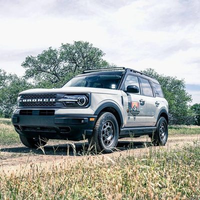 Kit de Montaje en Barras Laterales OE Radiance SR de 40" Bronco Sport 21-25