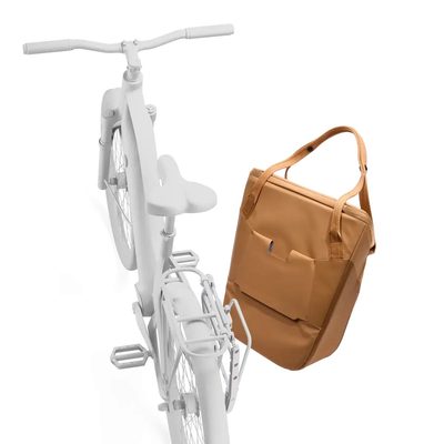 Alforjas Chasm Cooler Thule color Naranja de 21L con sistema InLock