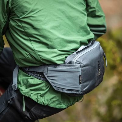 Riñonera Thule Rail 2L Color Caqui
