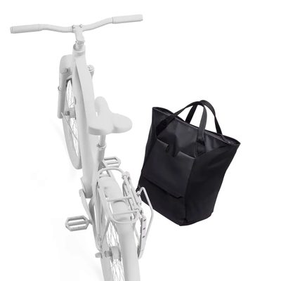Alforjas Chasm Tote Thule color Negro de 25L con sistema InLock