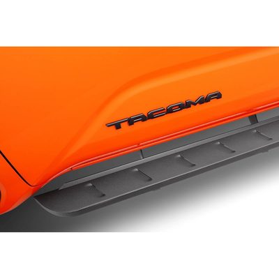 Estribos RB10 Slim Ngo Text de 68" para Land Cruiser / GX 550 24 - 25