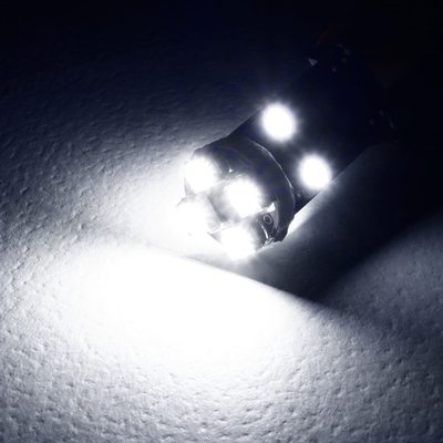 T10 8 SMD LED Bulb w/ Integrated Canbus - 2PC White