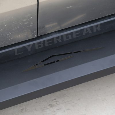 Tesla Cybertruck Running Board Set Nerf Bars Side Steps Solid Design