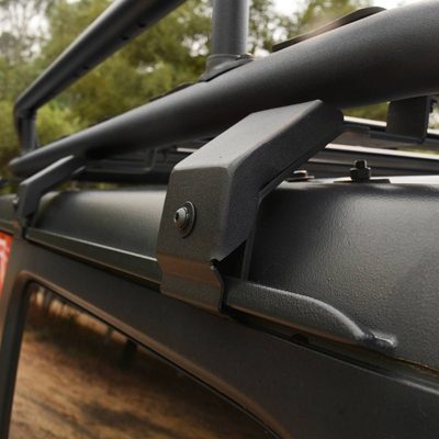 Kit de Montaje para Canastilla SRM al Vierteaguas para Jimny 19-26 (2 puertas) (Sin Perforar)