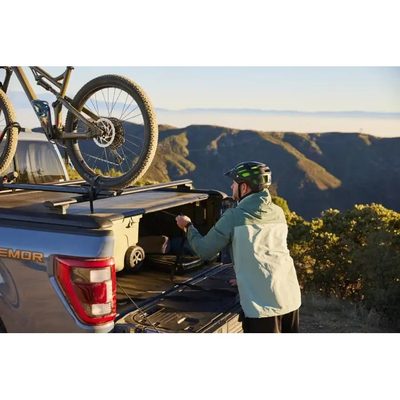 Tapa retractil Manual EVOm de 5.10' para Silverado 1500 19 - 25