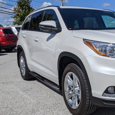 2020-2021 Toyota Highlander 3" Black Stainless Steel Side Step Nerf Bars