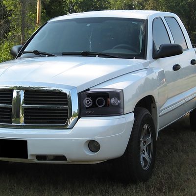 2005-2007 Dodge Dakota Dual Halo Projector Headlights Glossy Black/Smoke Lens