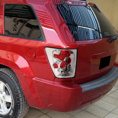 2005-2006 Jeep Grand Cherokee Tail Lights Chrome Housing/Clear Lens