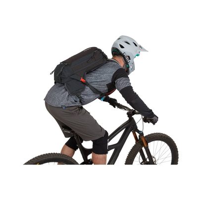 Mochila de hidratación Thule Rail 12L Negra