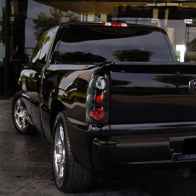 2003-2006 Chevrolet Silverado Tail Lights Matte Black Housing/Clear Lens