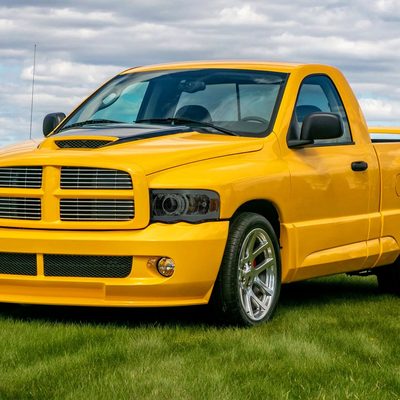 2002-2005 Dodge Ram 1500 / RAM 2500 / 3500 LED Tube H7 Headlights Chrome