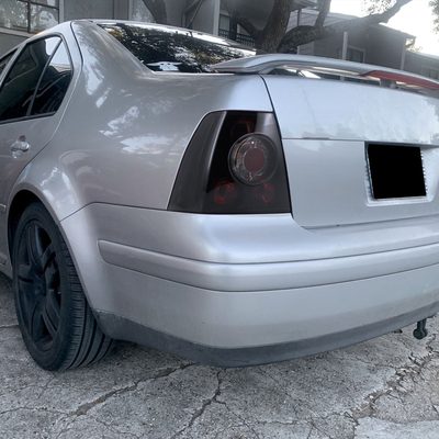 1999-2005 VW Jetta/Bora Mk4 Sedan Tail Lights Glossy Black/Smoke Lens