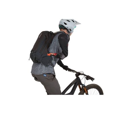 Mochila de hidratación Thule Rail 12L Negra