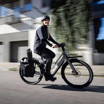 Alforjas Chasm Cargo Bin Thule color Negro de 25L con sistema InLock