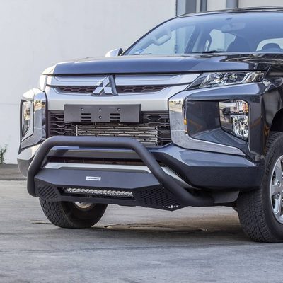 Defensa RC4 LR con luz para L200 20-24