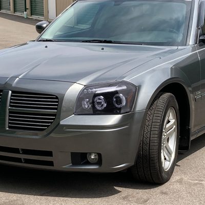 2005-2007 Dodge Magnum Dual Halo Projector Headlights Glossy Black/Smoke Lens