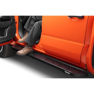 Estribos RB10 Ngo Text de 68" para Land Cruiser / GX 550 24 - 25